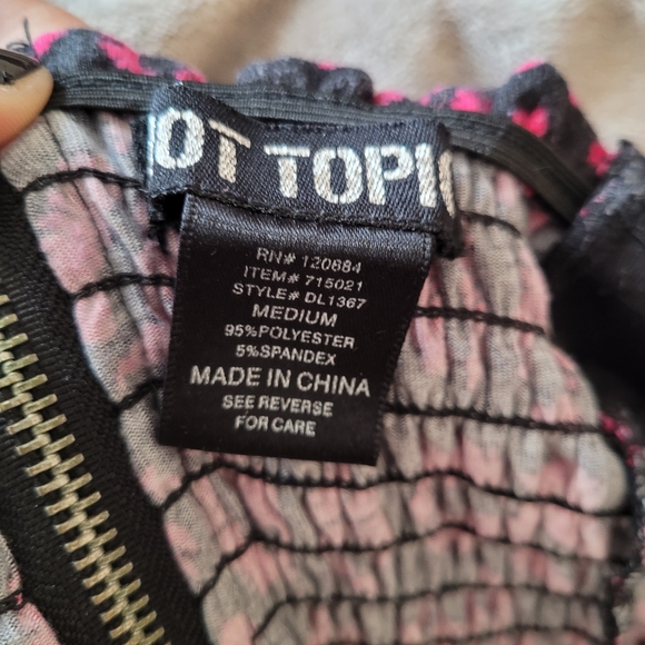 Hot Topic Kisses Dress - Picture 3 of 3